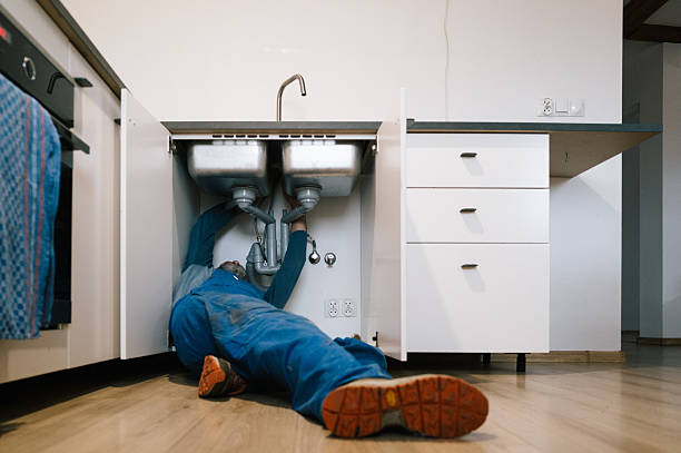 Professional Leak Detection technician working in Princeville, IL